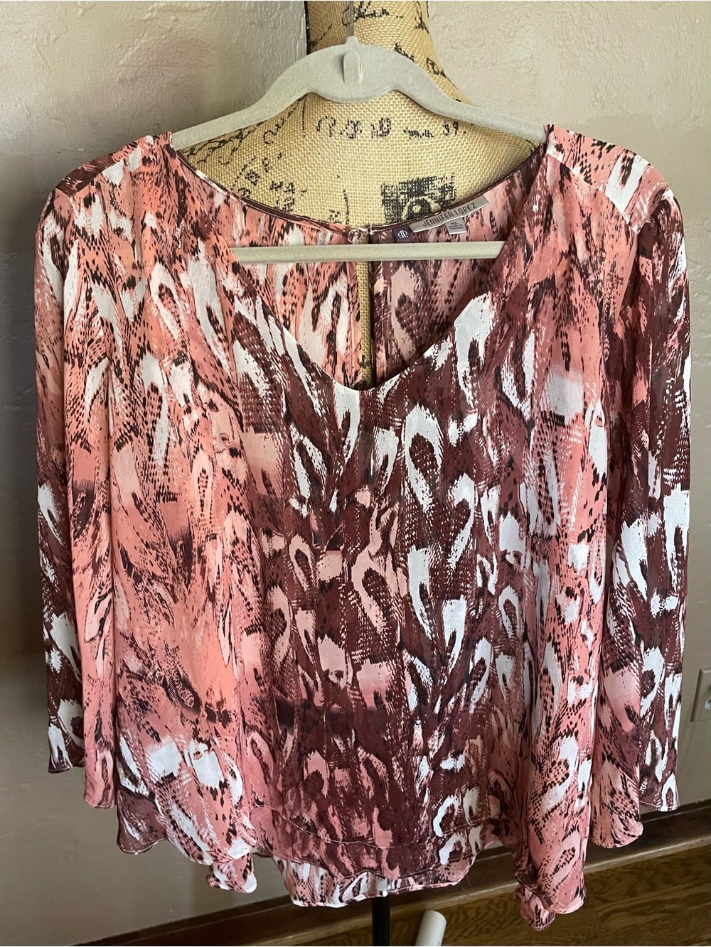 Jennifer Lopez Salmon Orange Pink Brown Abstract Print Flowy Blouse lightweight